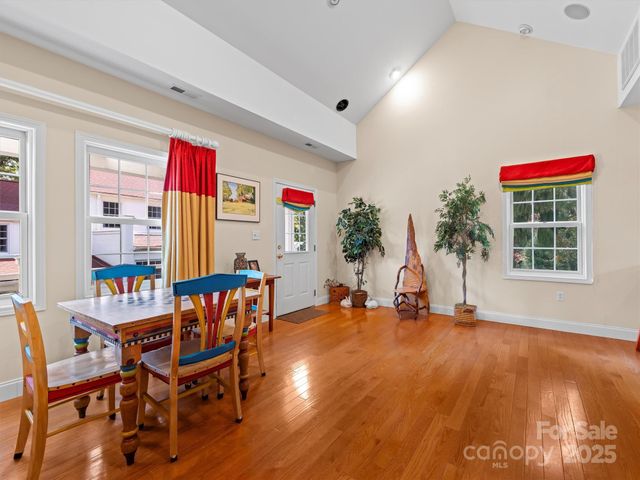 7 Park Road, Asheville, NC 28803