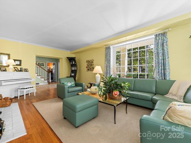 7 Park Road, Asheville, NC 28803