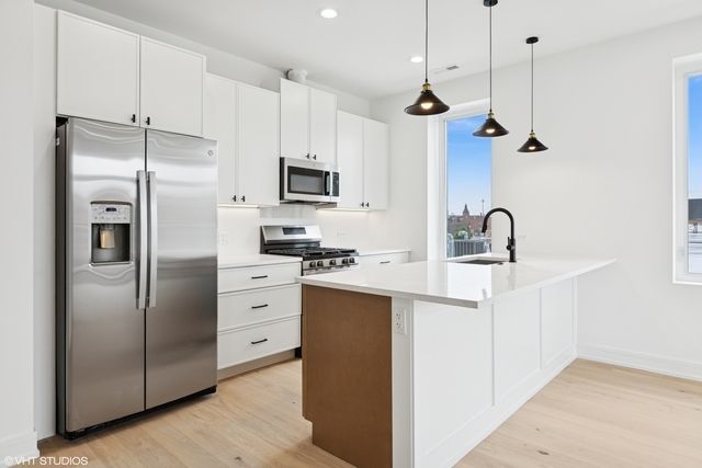 3219 N ELSTON Street 2, Chicago, IL 60618