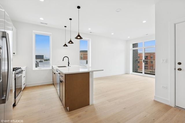 3219 N ELSTON Street 2, Chicago, IL 60618