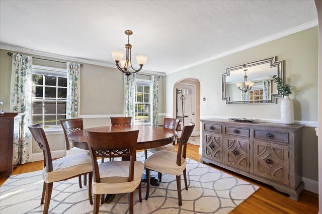 57 Forest St, Worcester, MA 01609