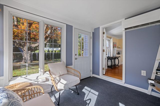 57 Forest St, Worcester, MA 01609