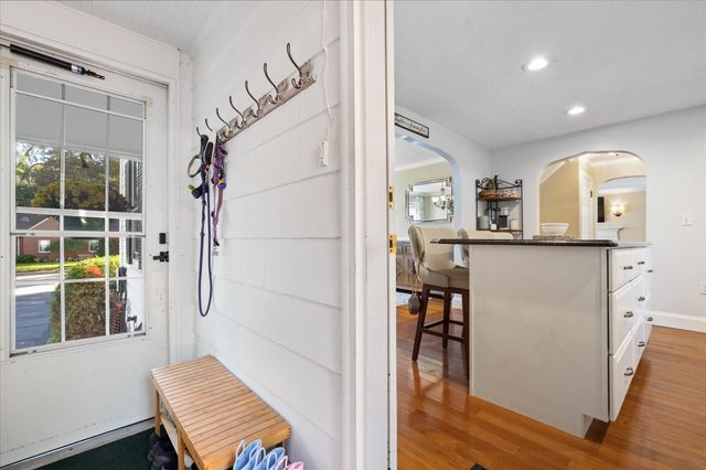 57 Forest St, Worcester, MA 01609
