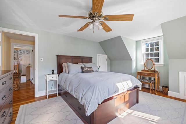 57 Forest St, Worcester, MA 01609