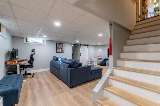 57 Forest St, Worcester, MA 01609