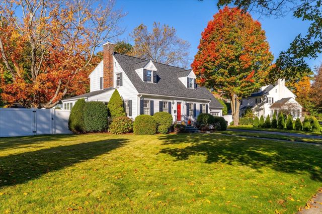 57 Forest St, Worcester, MA 01609