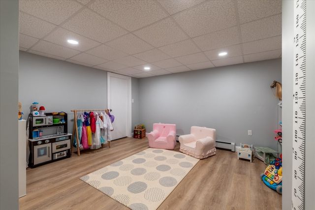 57 Forest St, Worcester, MA 01609
