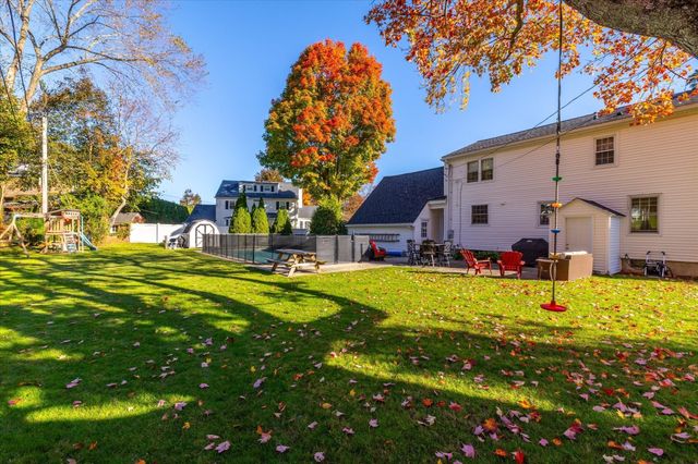 57 Forest St, Worcester, MA 01609