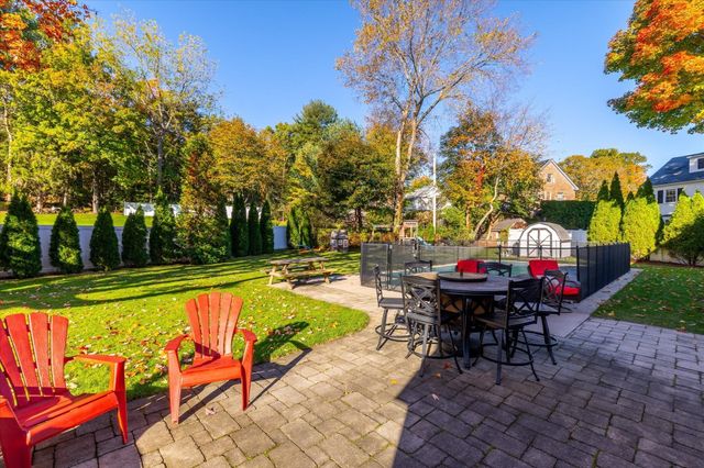 57 Forest St, Worcester, MA 01609