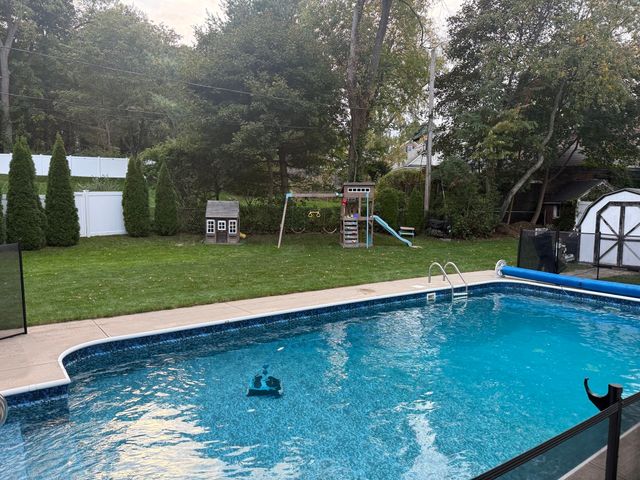 57 Forest St, Worcester, MA 01609