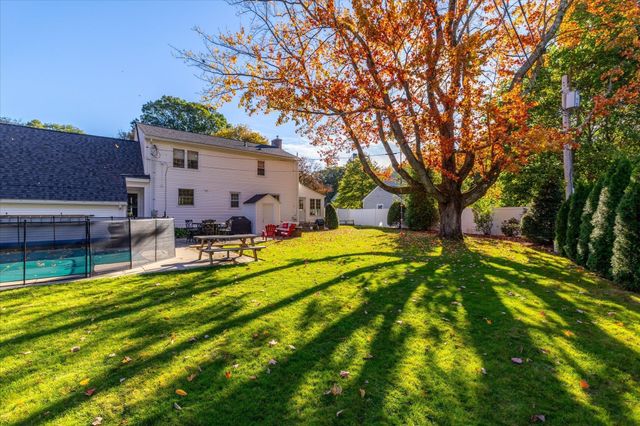 57 Forest St, Worcester, MA 01609