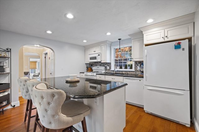 57 Forest St, Worcester, MA 01609