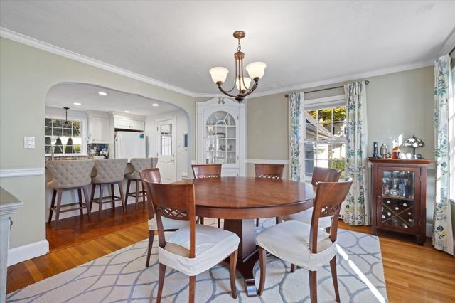 57 Forest St, Worcester, MA 01609