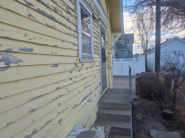 213 E 8th St, La Junta, CO 81050