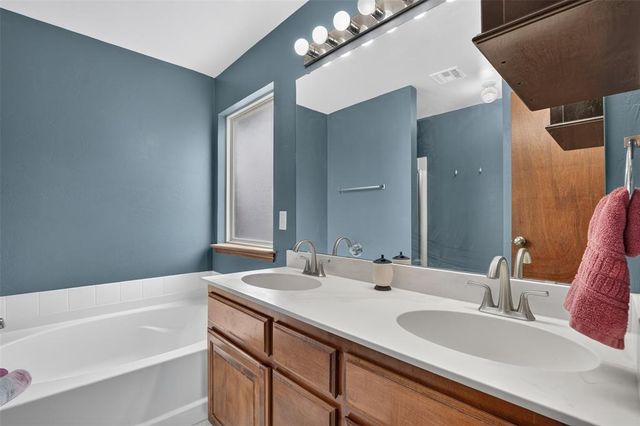 18205 Viento Drive, Edmond, OK 73012