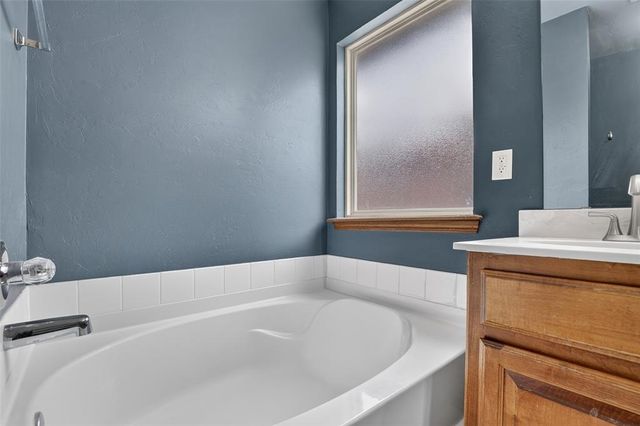18205 Viento Drive, Edmond, OK 73012