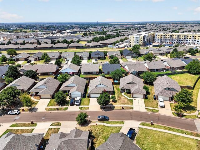 18205 Viento Drive, Edmond, OK 73012