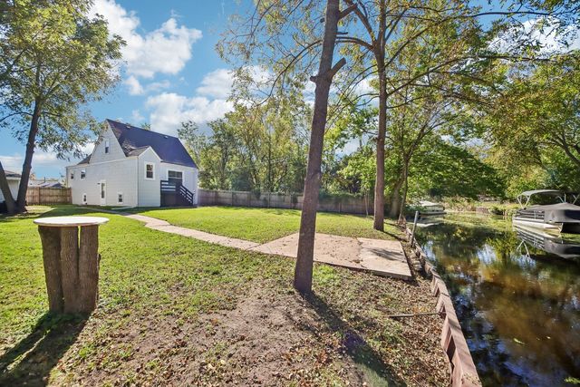 37966 N Nora Place, Spring Grove, IL 60081