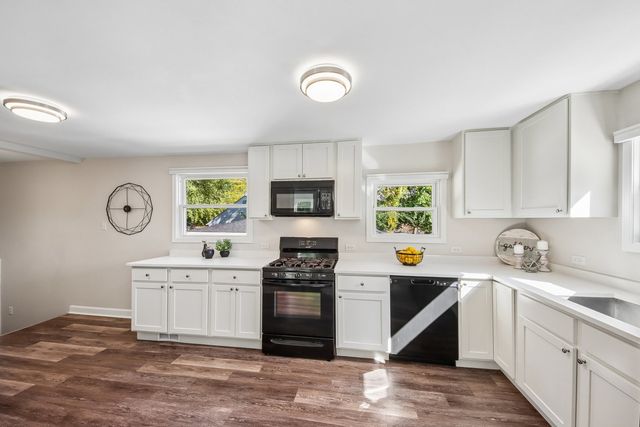 37966 N Nora Place, Spring Grove, IL 60081