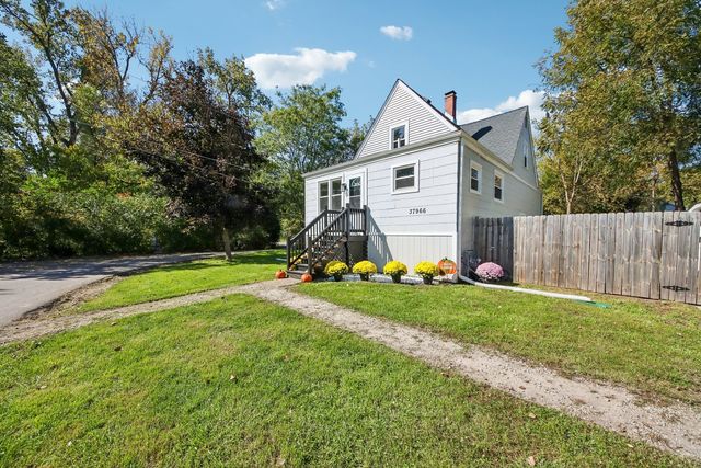 37966 N Nora Place, Spring Grove, IL 60081