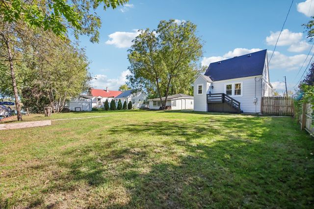 37966 N Nora Place, Spring Grove, IL 60081