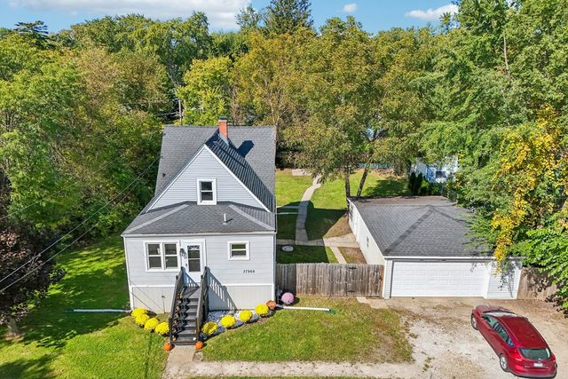 37966 N Nora Place, Spring Grove, IL 60081