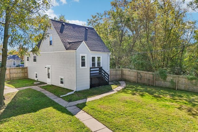 37966 N Nora Place, Spring Grove, IL 60081