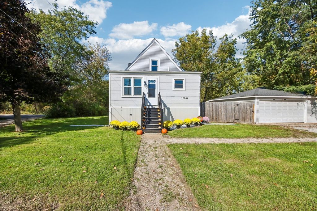 37966 N Nora Place, Spring Grove, IL 60081