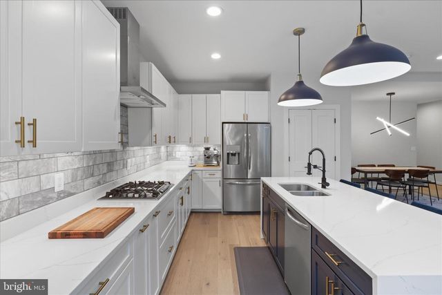 6625 OAK DR, Alexandria, VA 22306