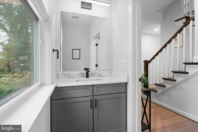 6625 OAK DR, Alexandria, VA 22306