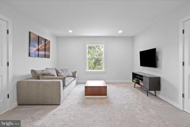 6625 OAK DR, Alexandria, VA 22306