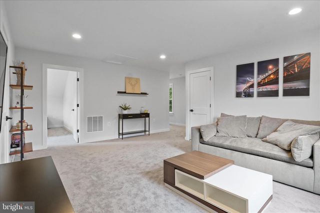 6625 OAK DR, Alexandria, VA 22306