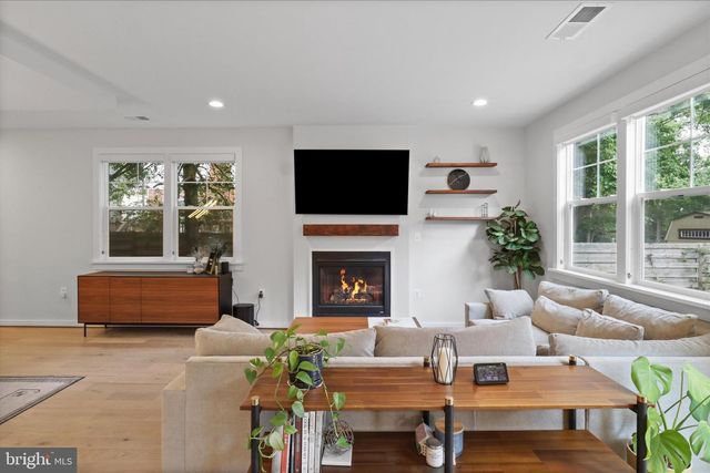 6625 OAK DR, Alexandria, VA 22306