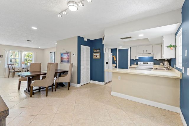 2576 HUNTINGTON AVENUE, Sarasota, FL 34232