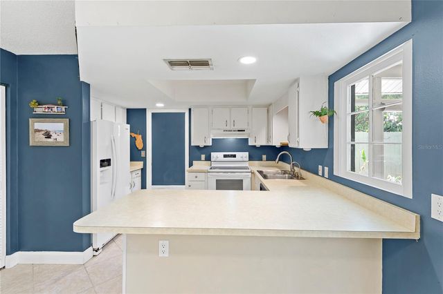 2576 HUNTINGTON AVENUE, Sarasota, FL 34232