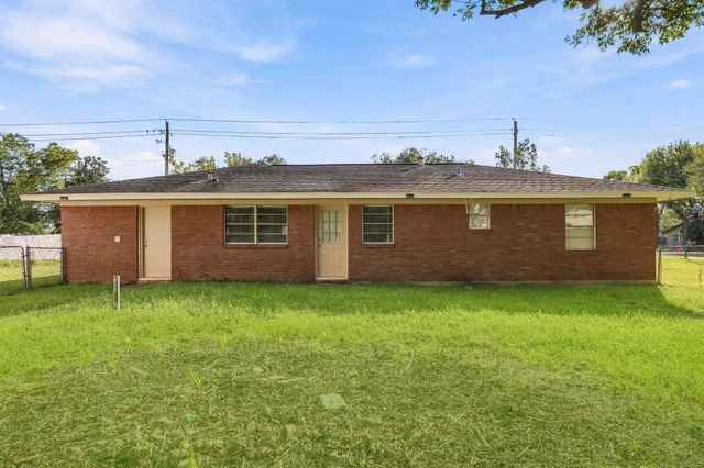 807 Texas Avenue, League City, TX 77573