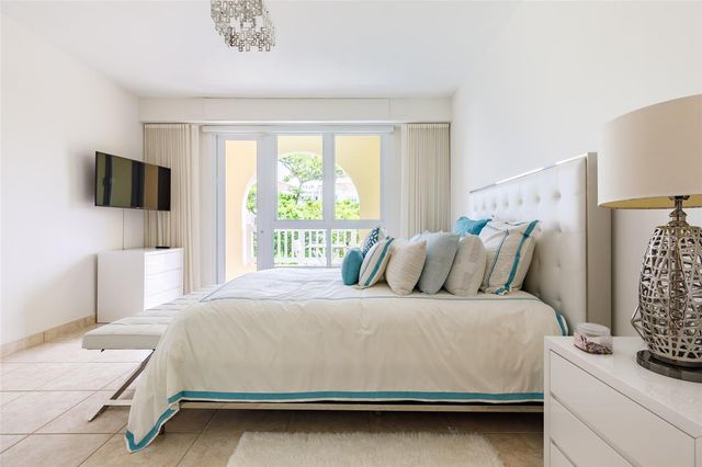 300 THE MARBELLA CLUB 334, Humacao, PR 00791