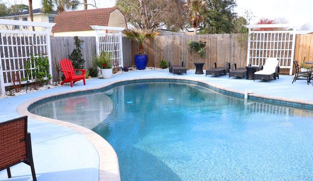 2 W Casa Loma Drive, Mary Esther, FL 32569