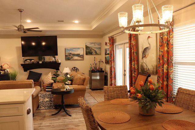 2 W Casa Loma Drive, Mary Esther, FL 32569