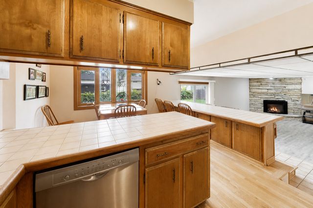 433 Kinkaid Court, Des Plaines, IL 60016
