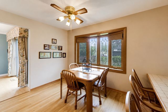 433 Kinkaid Court, Des Plaines, IL 60016