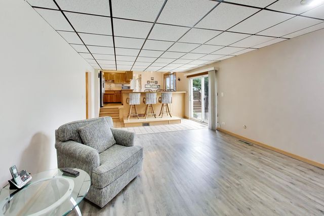 433 Kinkaid Court, Des Plaines, IL 60016