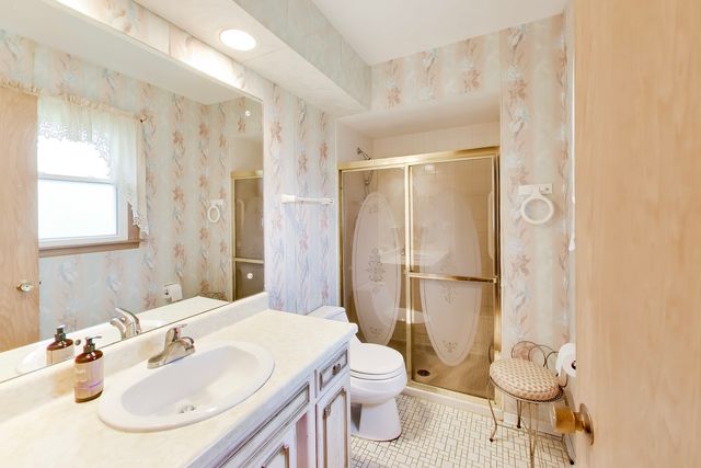 433 Kinkaid Court, Des Plaines, IL 60016