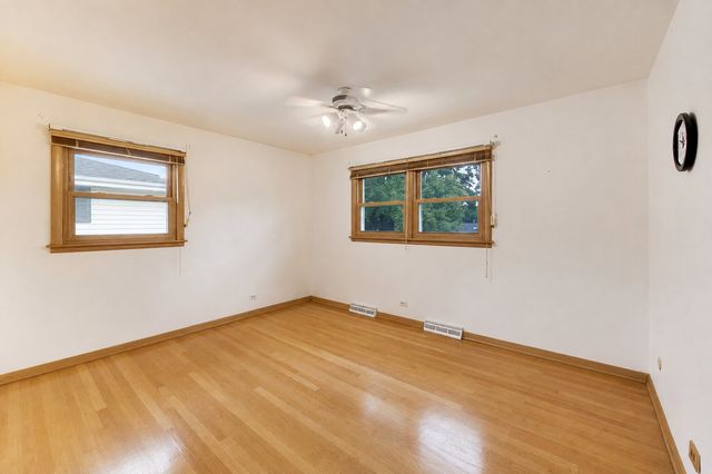 433 Kinkaid Court, Des Plaines, IL 60016