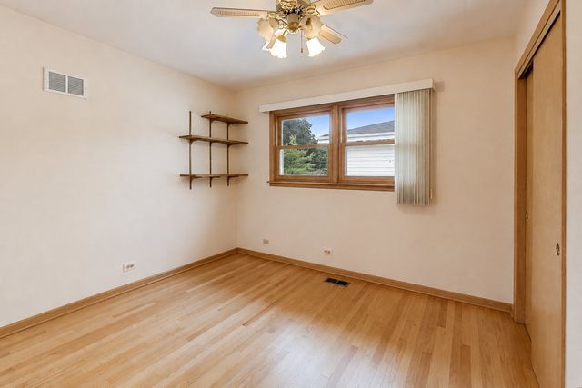 433 Kinkaid Court, Des Plaines, IL 60016