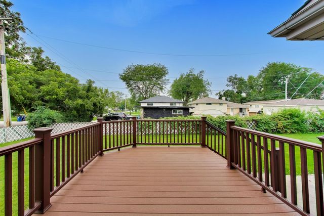 433 Kinkaid Court, Des Plaines, IL 60016