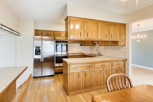 433 Kinkaid Court, Des Plaines, IL 60016