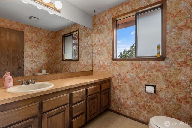 5359 Ruby Place NE, Bainbridge Island, WA 98110
