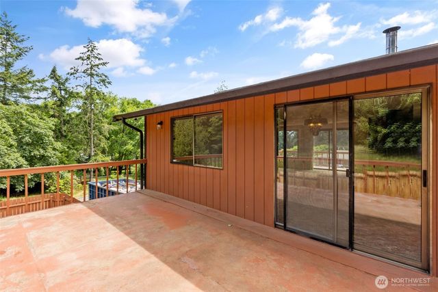 5359 Ruby Place NE, Bainbridge Island, WA 98110