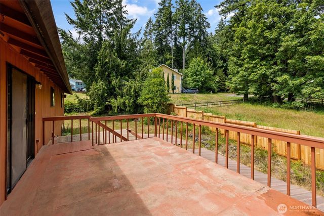 5359 Ruby Place NE, Bainbridge Island, WA 98110
